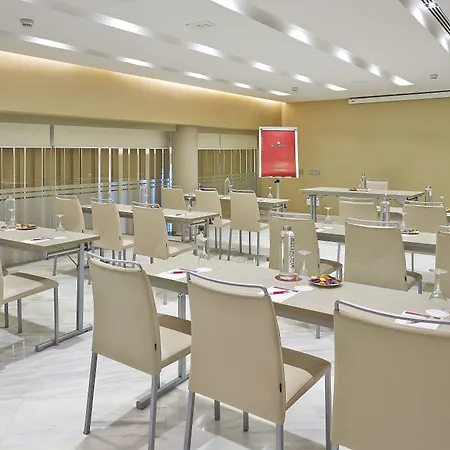 Nh 컬렉션 포디엄 4*